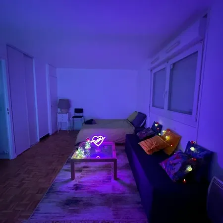 Апартаменты Netflix And Cosy Romantic Париж