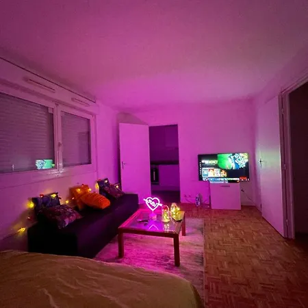 Netflix And Cosy Romantic Apartment Paris
