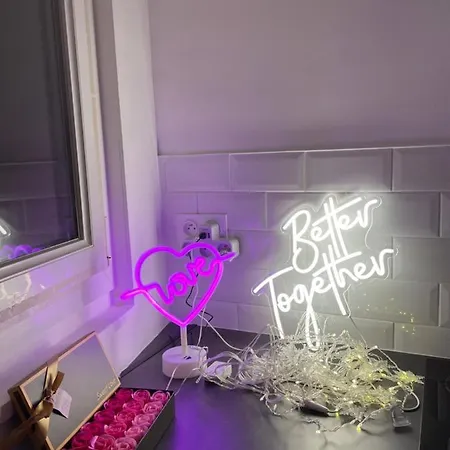 Netflix And Cosy Romantic * Paris