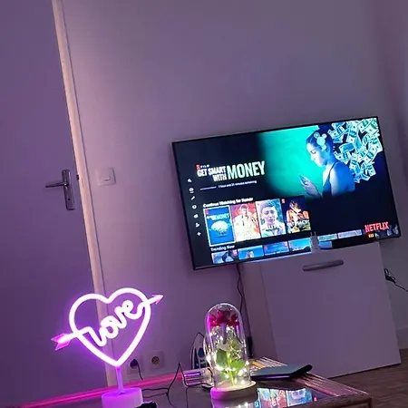 Netflix And Cosy Romantic Апартаменты Париж